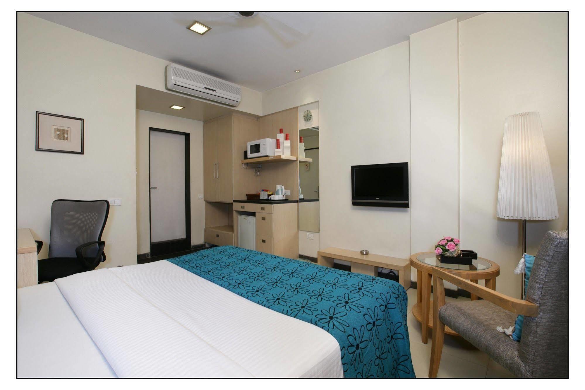 The Sirona Hotel Pune Exterior photo